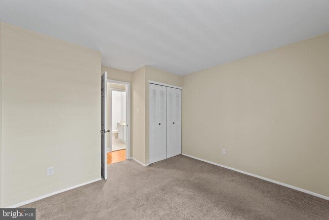 Building Photo - 722 Sedgewick Ct