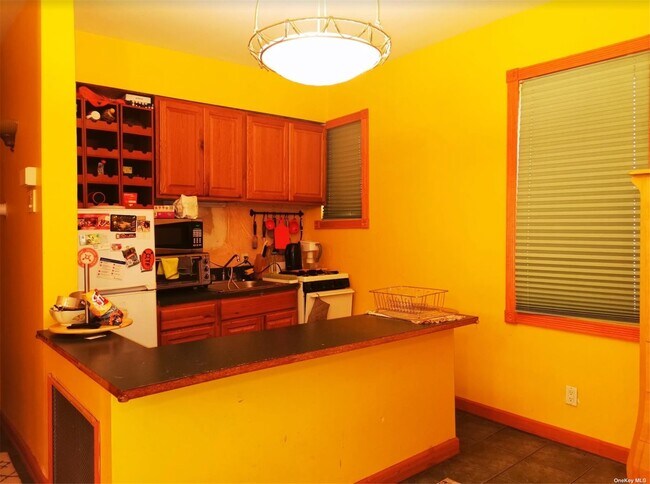 Building Photo - 90 Main St