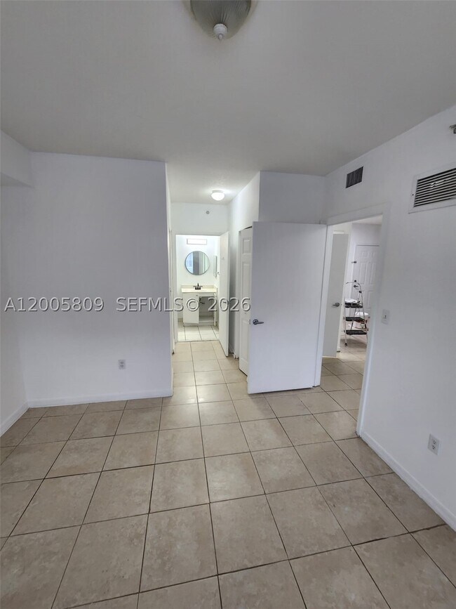 Building Photo - 11060 SW 196th St