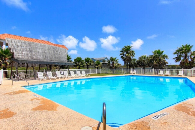 Building Photo - 704 Island Retreat Ct