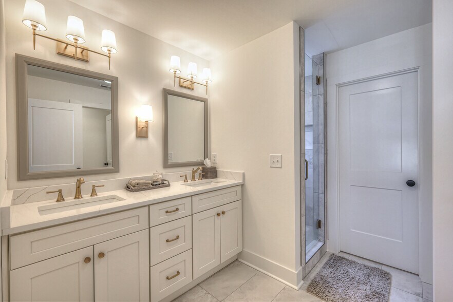 Building Photo - 312 Duke St