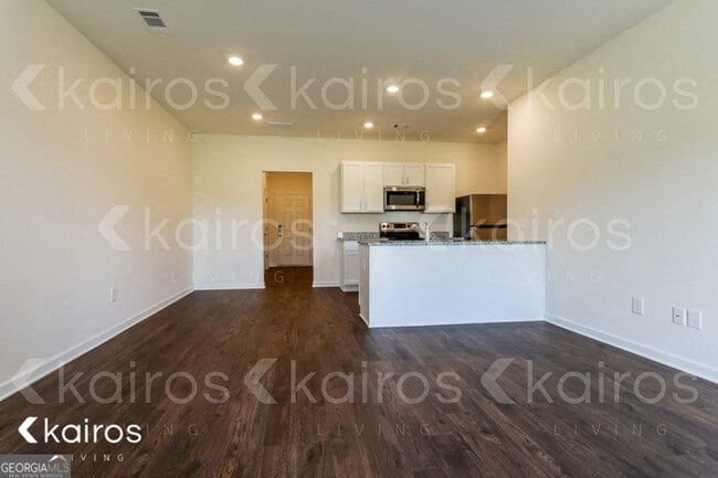 Building Photo - 202 Long Is Dr