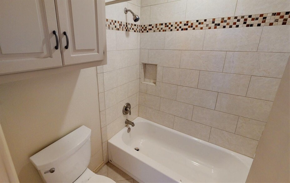 Building Photo - Upscale West Plano home with great outdoor entertaining