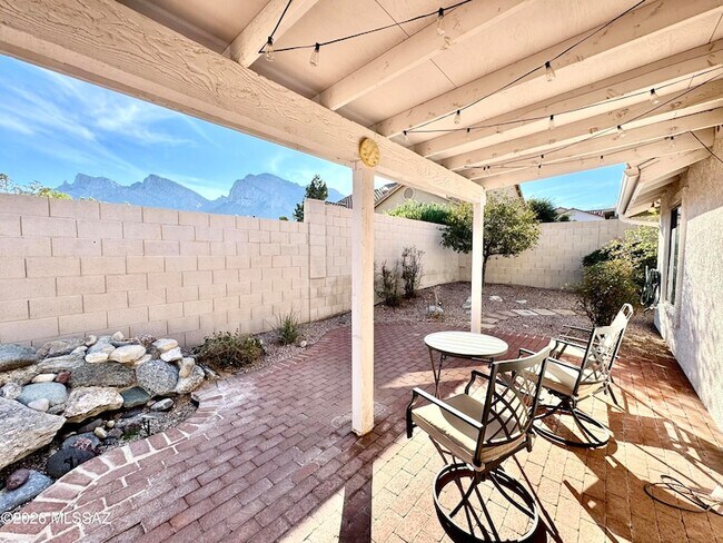 Building Photo - 9970 N Colony Dr