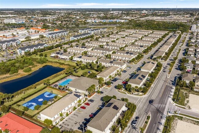 Building Photo - 561 NE 5th Terrace