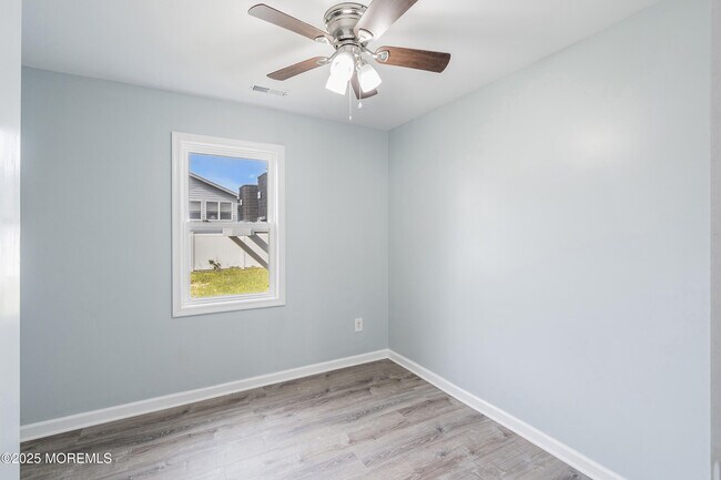 Building Photo - 40 Bay Shore Dr