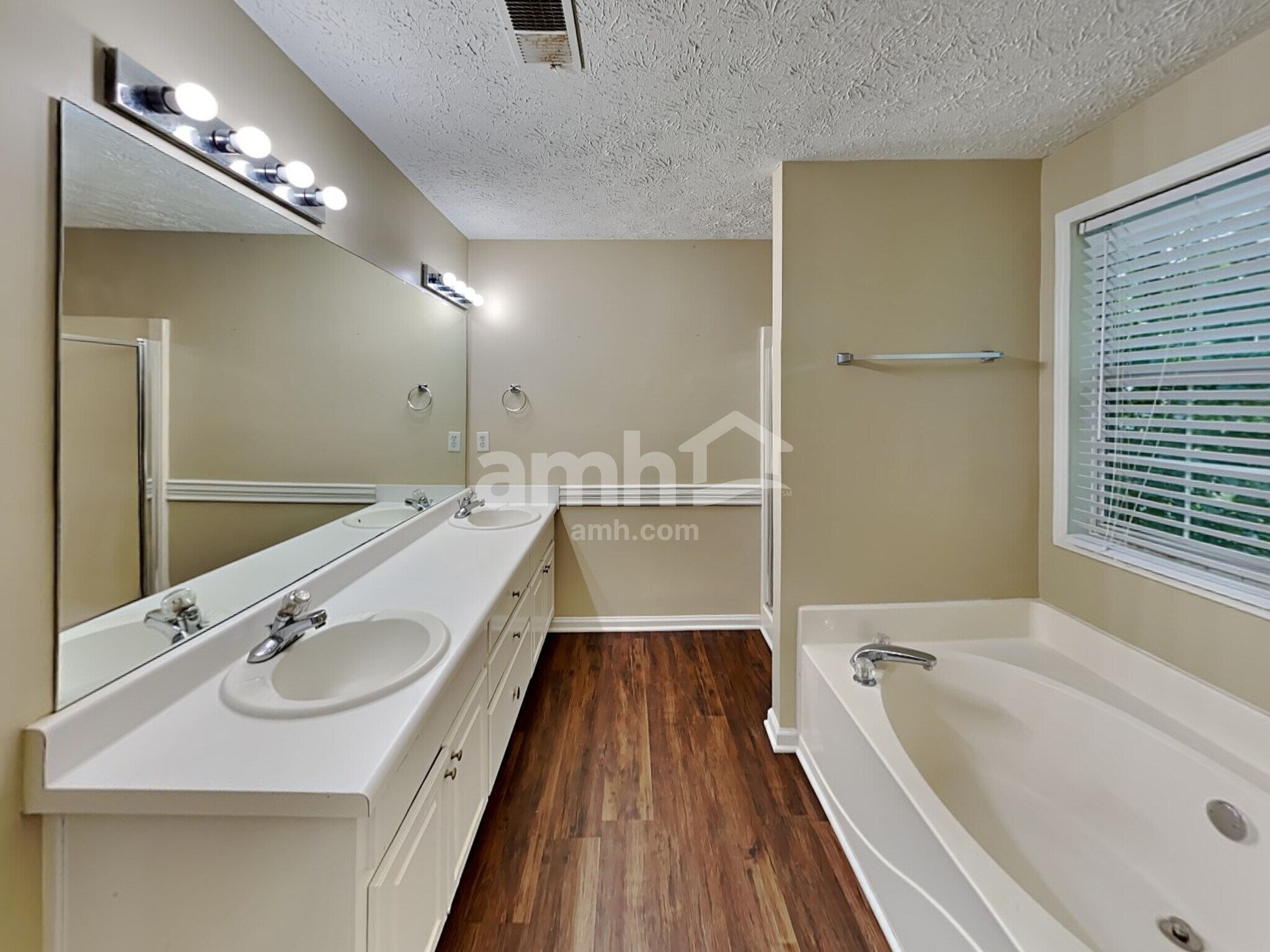 Building Photo - 2380 Sailor Ln