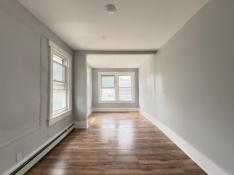 Building Photo - 295 Renner Ave
