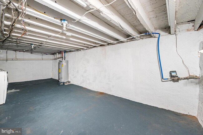 Building Photo - 1510 W York St