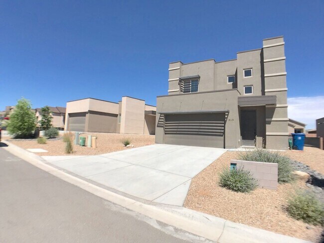 Building Photo - Gorgeous, Newer 3 bedroom in Los Lunas! Op...