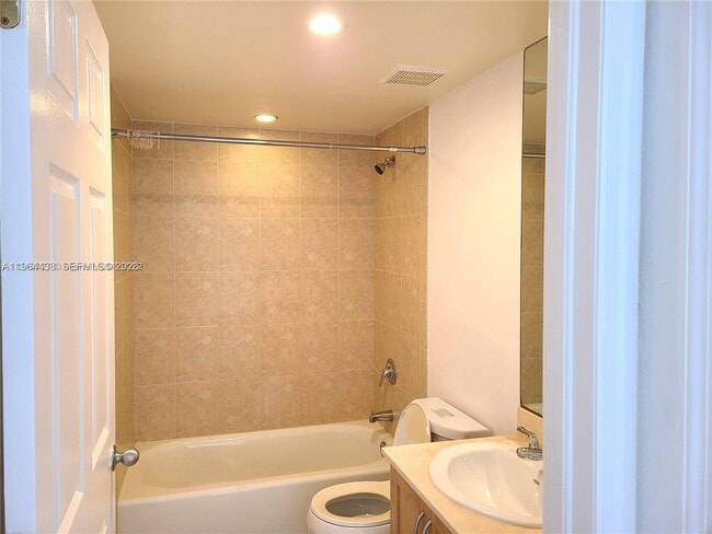 Building Photo - 10350 W Bay Harbor Dr