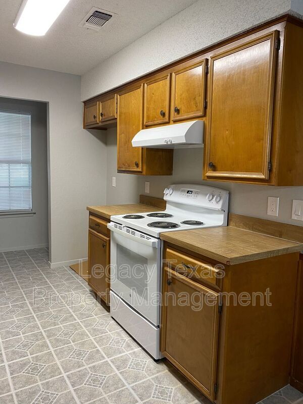 Building Photo - 1413 Berry Dr