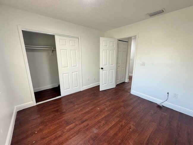 Building Photo - 2/1.5 Winter Springs Townhome with screen patio