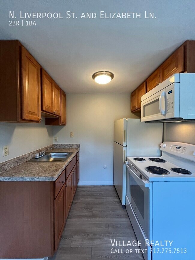 Building Photo - 65 N Liverpool St