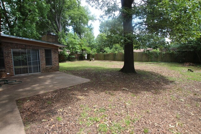 Building Photo - Coming Soon: Beautiful 3 Bedroom, 2 Bathro...