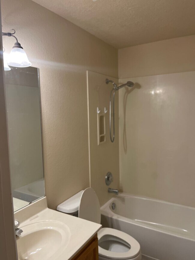 Building Photo - 6715 Tesoro Pl NE
