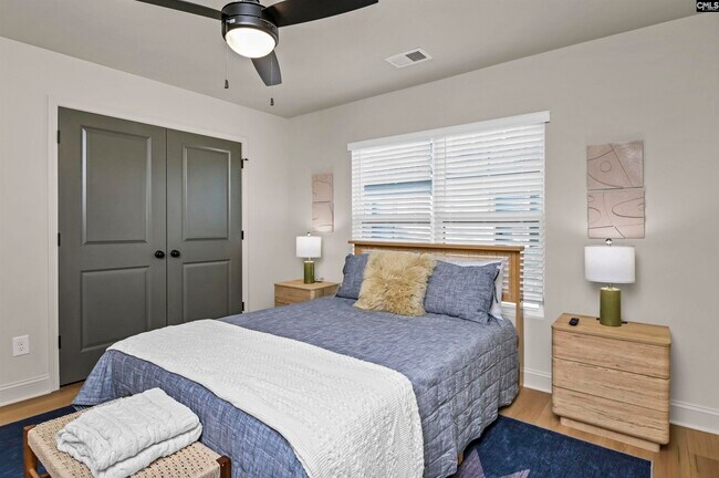 Building Photo - 816 Shull St