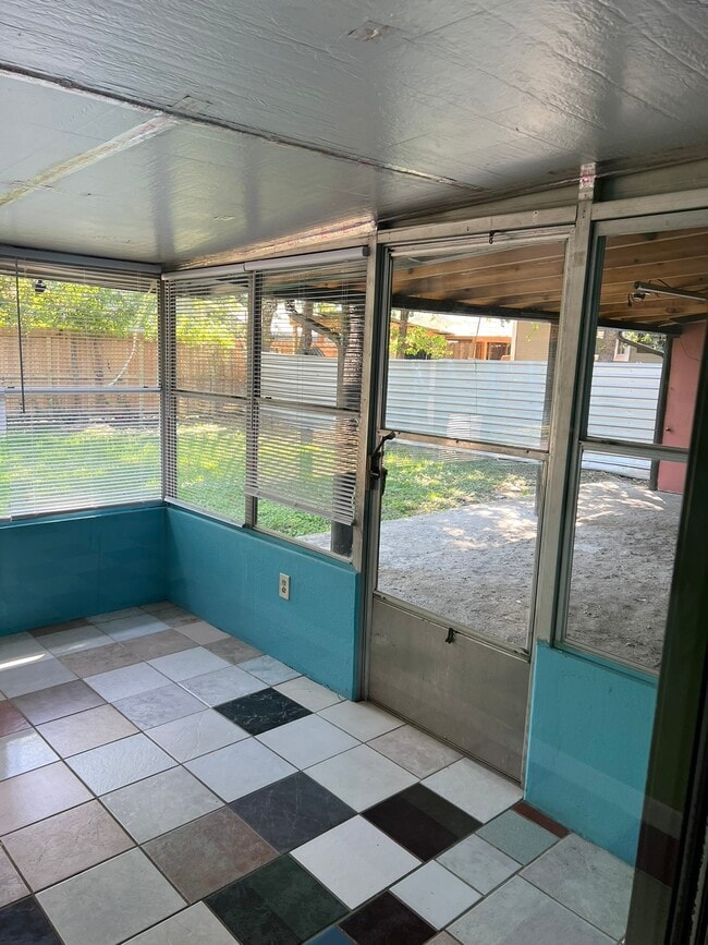 Building Photo - 9314 Valley Stream