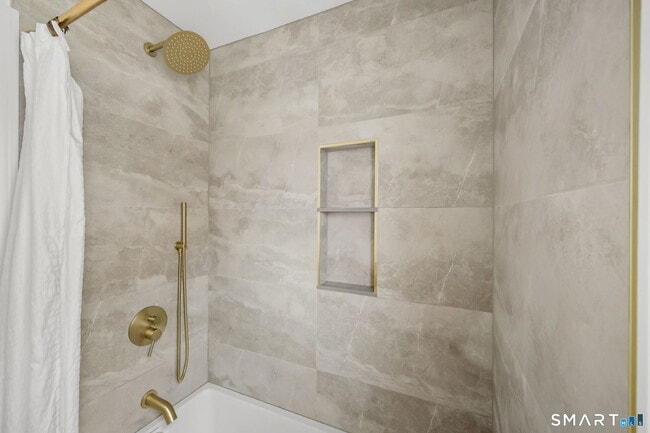 Building Photo - 19 Windy Knolls