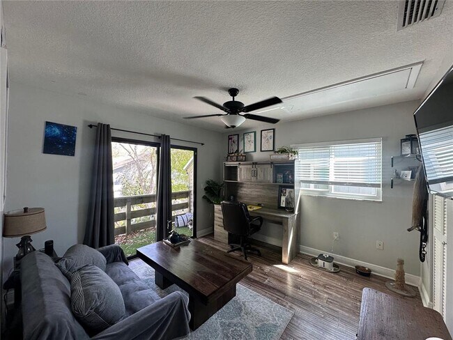 Building Photo - 4517 Groveland Ave