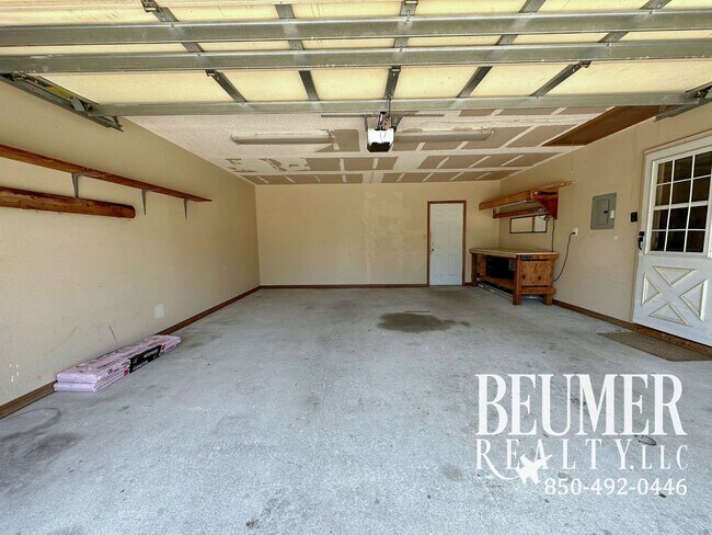 Building Photo - Adorable 3bd/2ba Home in SW Pensacola for ...