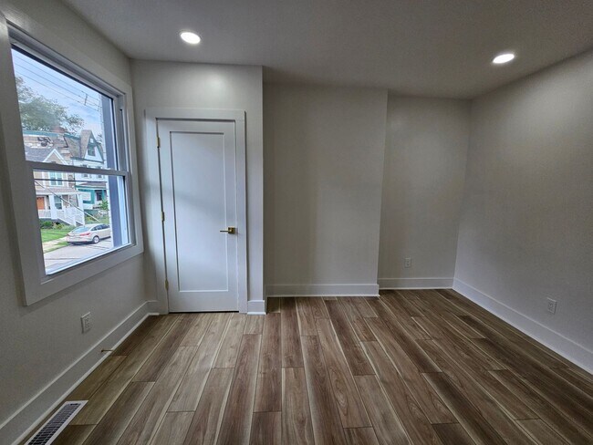 Building Photo - Amazing 3 bedroom 2.5 bath House for Rent ...
