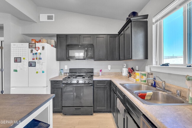 Building Photo - 14557 Desert Poppy Ct