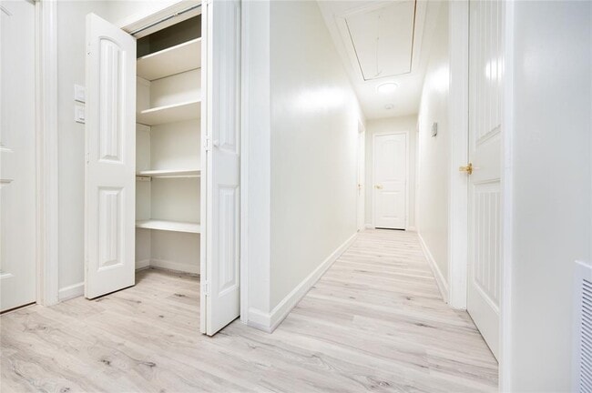 Building Photo - 4914 Cheena Dr