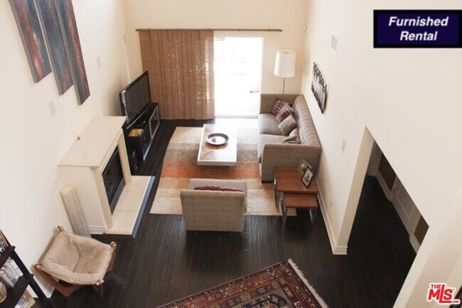 Building Photo - 1319 N Detroit St