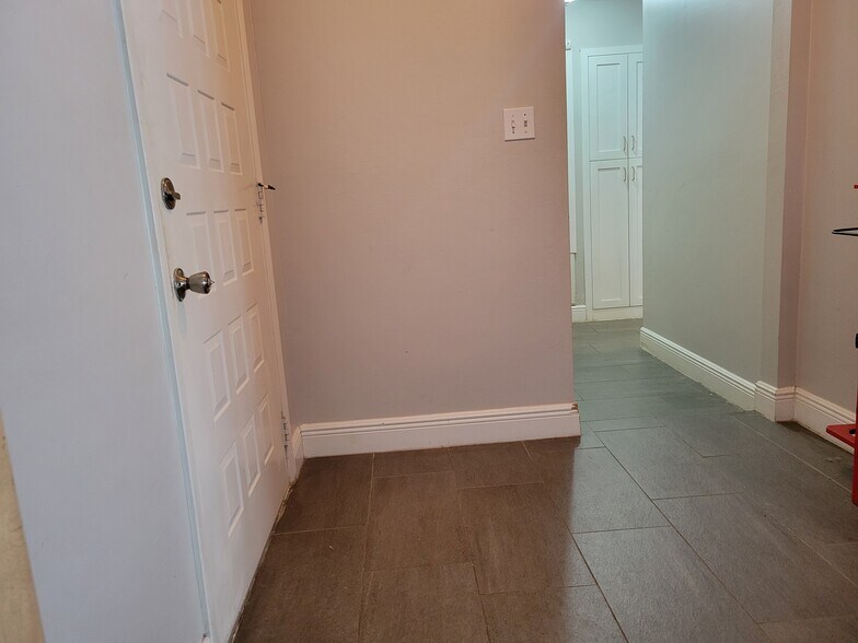 Building Photo - 2108 Shirewood Ct