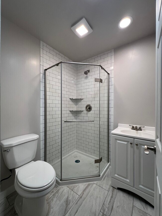 Building Photo - 316 Hardister Dr