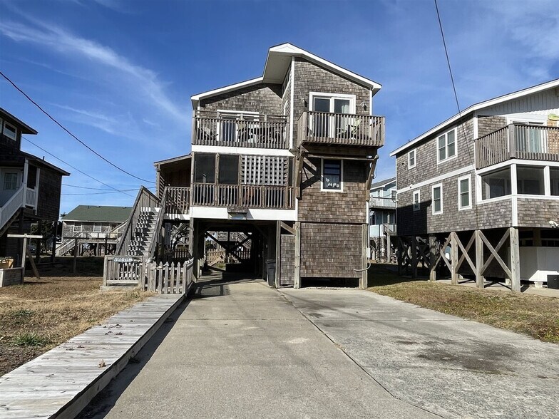 Building Photo - 54066 Marlin Dr