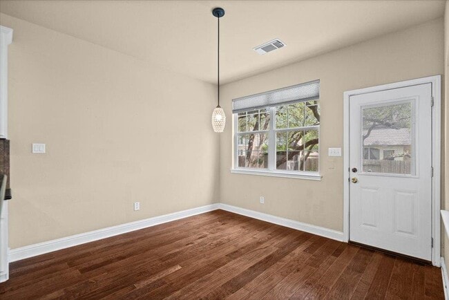 Building Photo - 6925 Larue Belle Cove