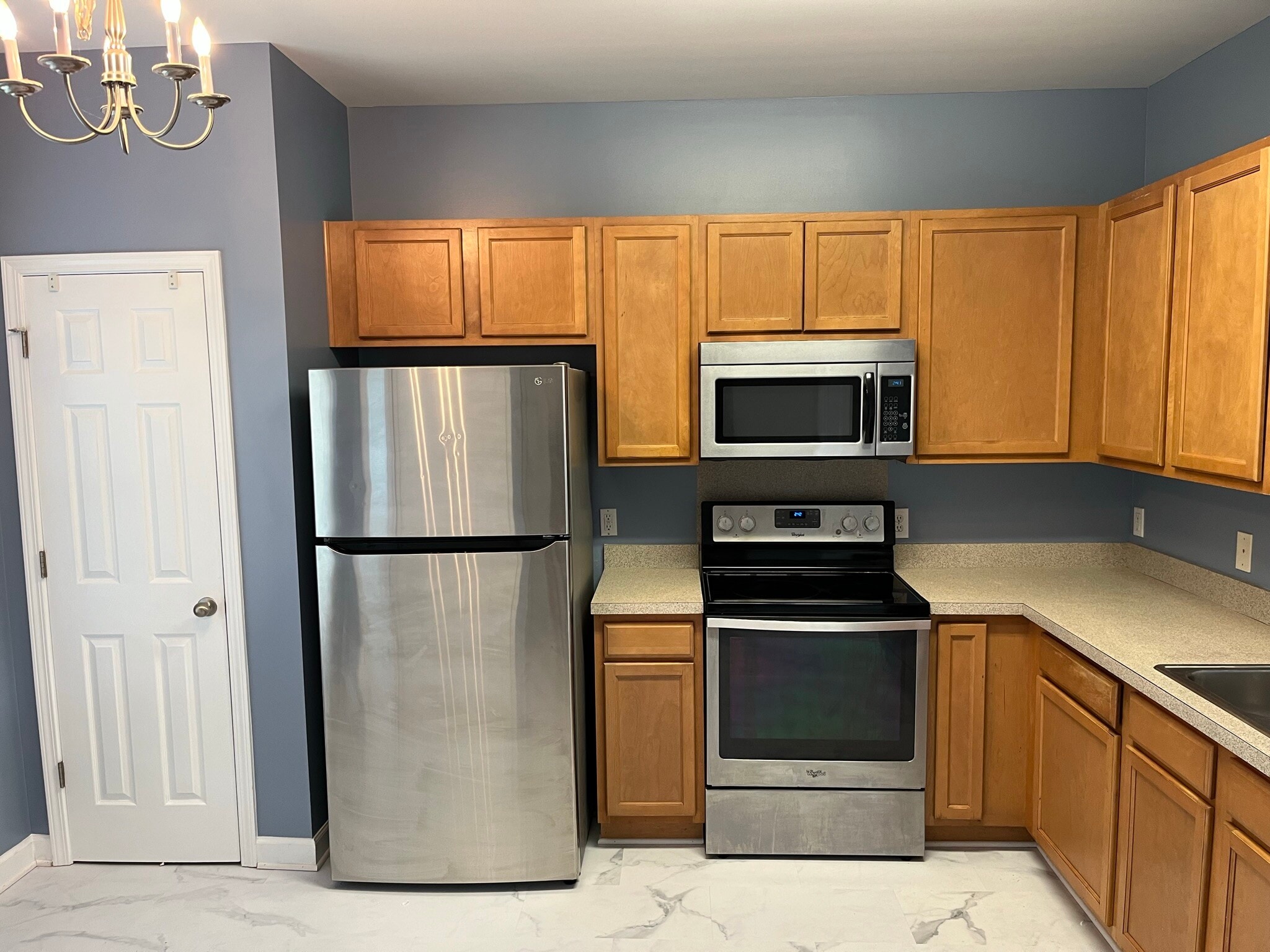 Building Photo - 913 Redford Ln