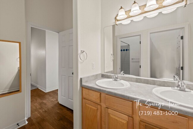 Building Photo - Pinnacle at Cheyenne Mountain Townhome wit...