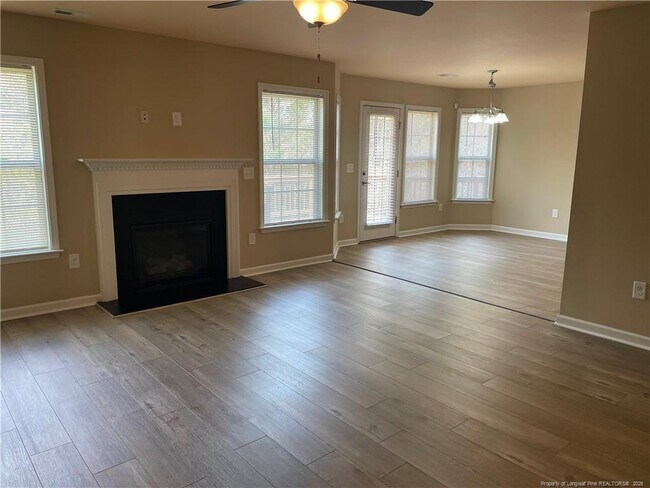 Building Photo - 42 Expedition Dr