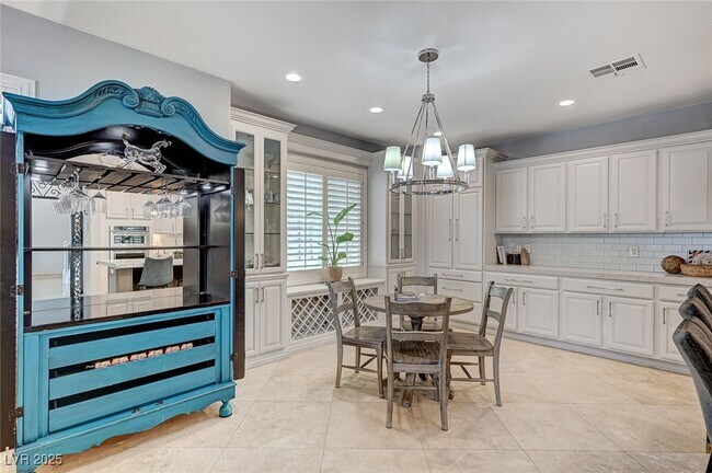 Building Photo - 10249 Wisteria Hills Ct