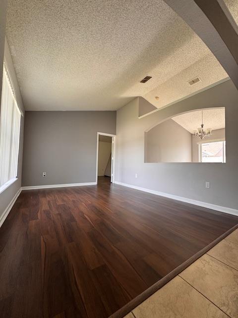 Building Photo - 2405 Lincolnshire Ct