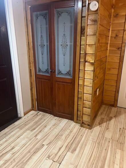 Building Photo - 1574 Armstrong Rd