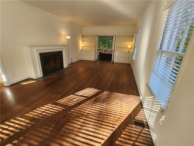 Building Photo - 65 Clarendon Ave