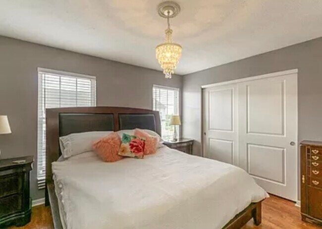 Building Photo - 5587 Bow Falls Blvd