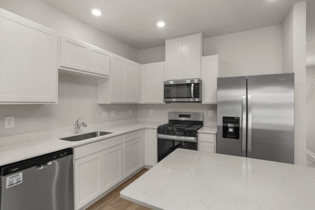 Building Photo - 2985 Mallard Dr
