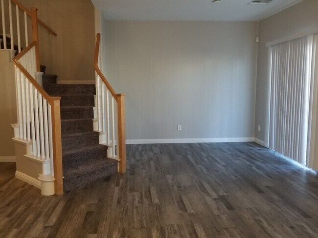 Building Photo - ~~Beautiful Mountains Edge Townhome!  3 Bed, 2.5 Bath ~ New! New! New!