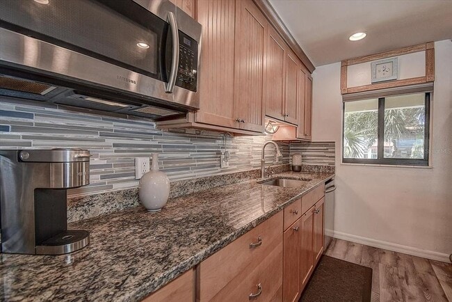 Building Photo - 865 S Gulfview Blvd