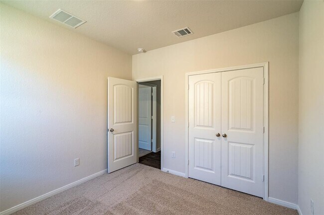 Building Photo - 233 Brooklyn Dr