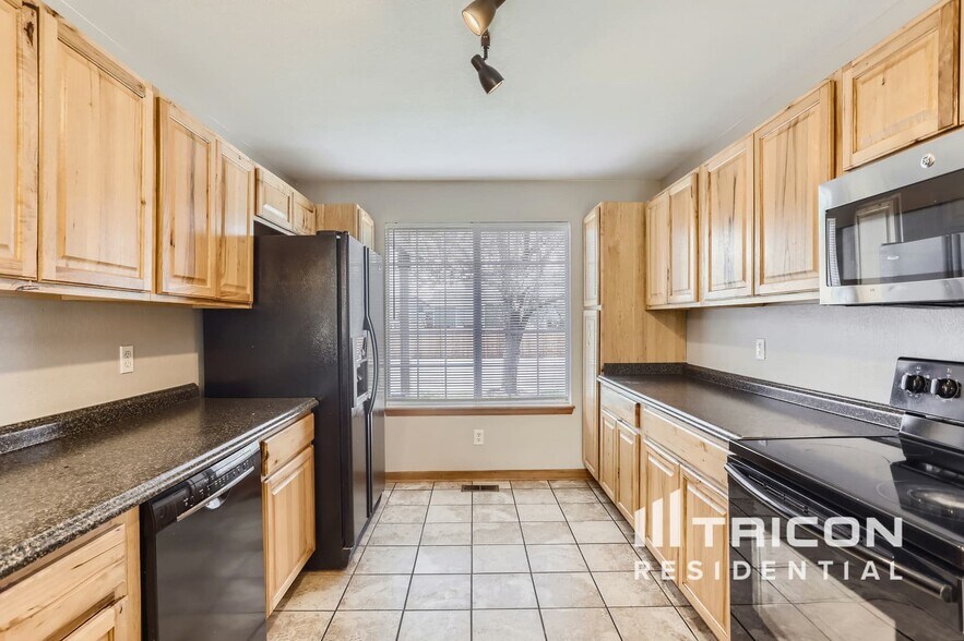 Building Photo - 8852 Clover Meadow Ln