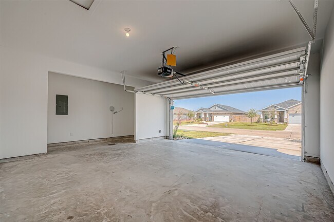 Building Photo - 7134 Glennwick Grv Ln