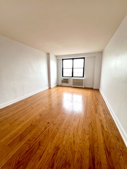 Building Photo - 500 Central Ave