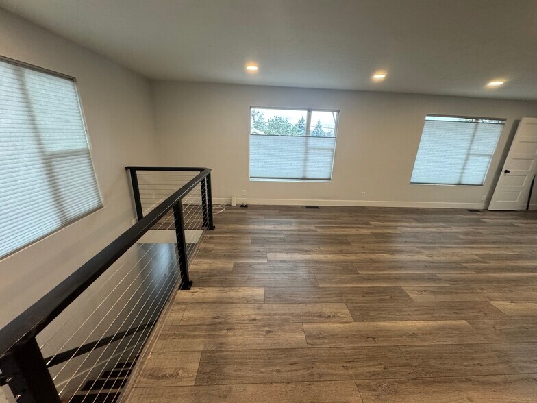 Building Photo - 7765 S 3500 E