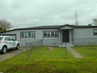 Building Photo - 4427 College Way